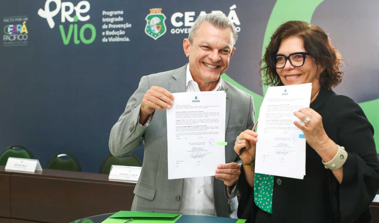 sarto e carla da escossia posam para a foto